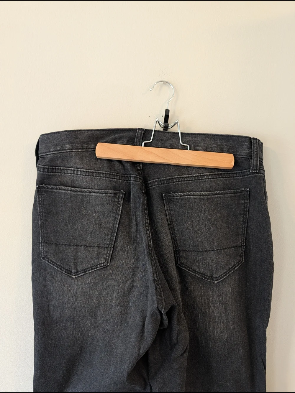 Banana Republic 34x30 Men's Black Washed Travel  Jeans